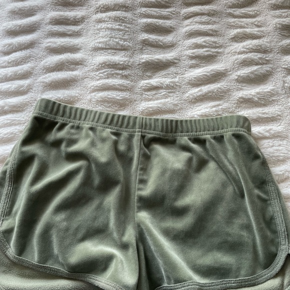 Hollister size S sage green comfy shorts - Picture 1 of 1